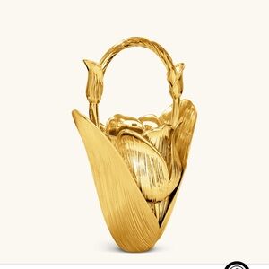 Meet your Posher, Lorraine